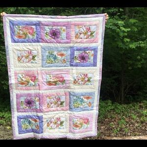 NWT Hand Crafted Floral Quilt